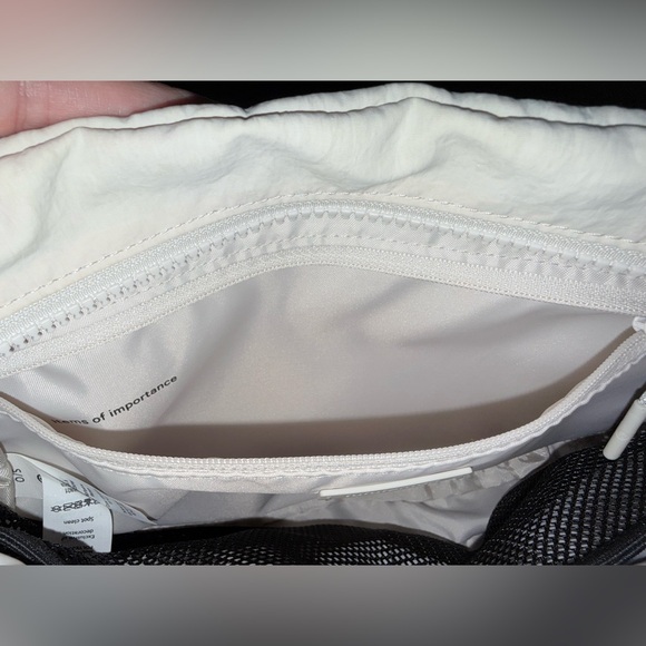 Lululemon clean lines crossbody purse - Picture 9 of 16